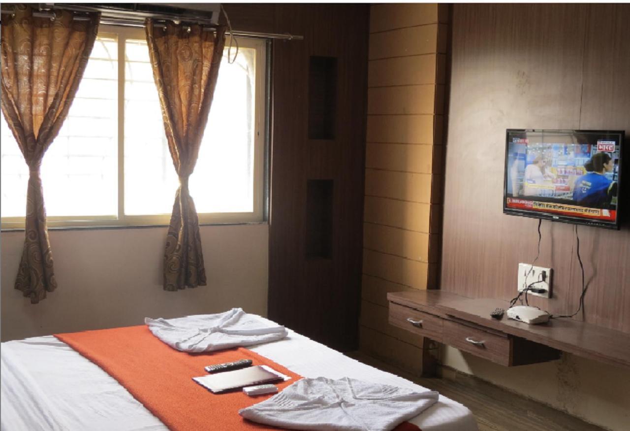 סולאפור Hotel Vikrant Palace מראה חיצוני תמונה